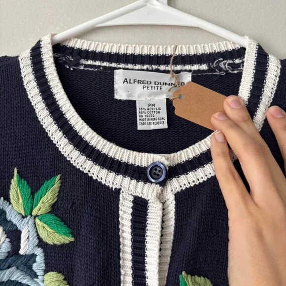 Vintage Cottagecore Floral Embroidered Navy blue Grannycore cardigan Medium Larg - Picture 5 of 8